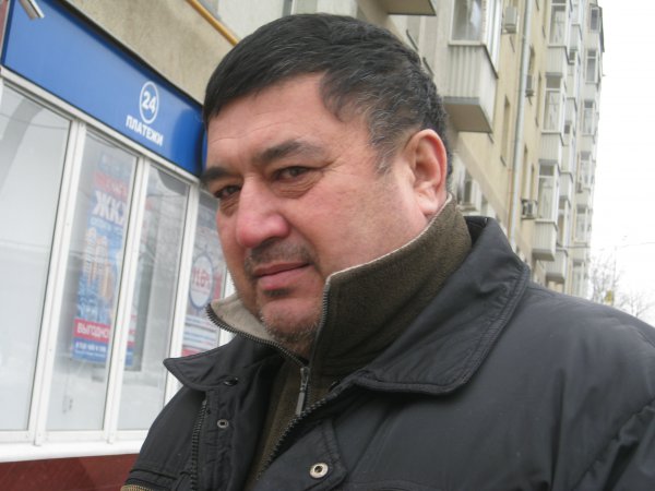 Лужков, уходя, сказал Собянину, что под одним из московских тротуаров зарыт клад (с) Лужков, уходя, сказал Собянину, что под одним из московских тротуаров зарыт клад (с)